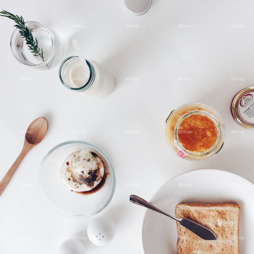 Morning Rituals : Preparing healthy breakfast 