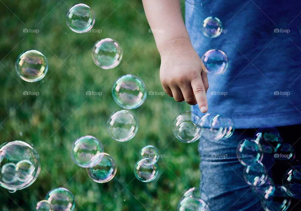 Popping bubbles in the backyard 