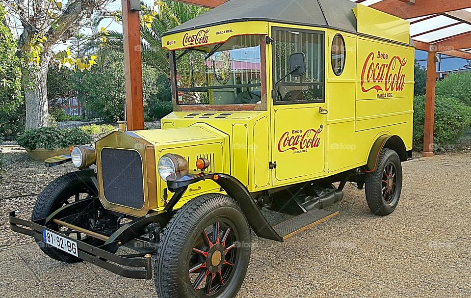 An old Coca-Cola delivery truck. Ford Homark Fleur de Lys