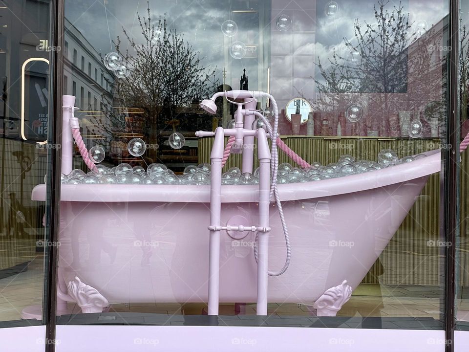 Pink bubble bath window display 🛁