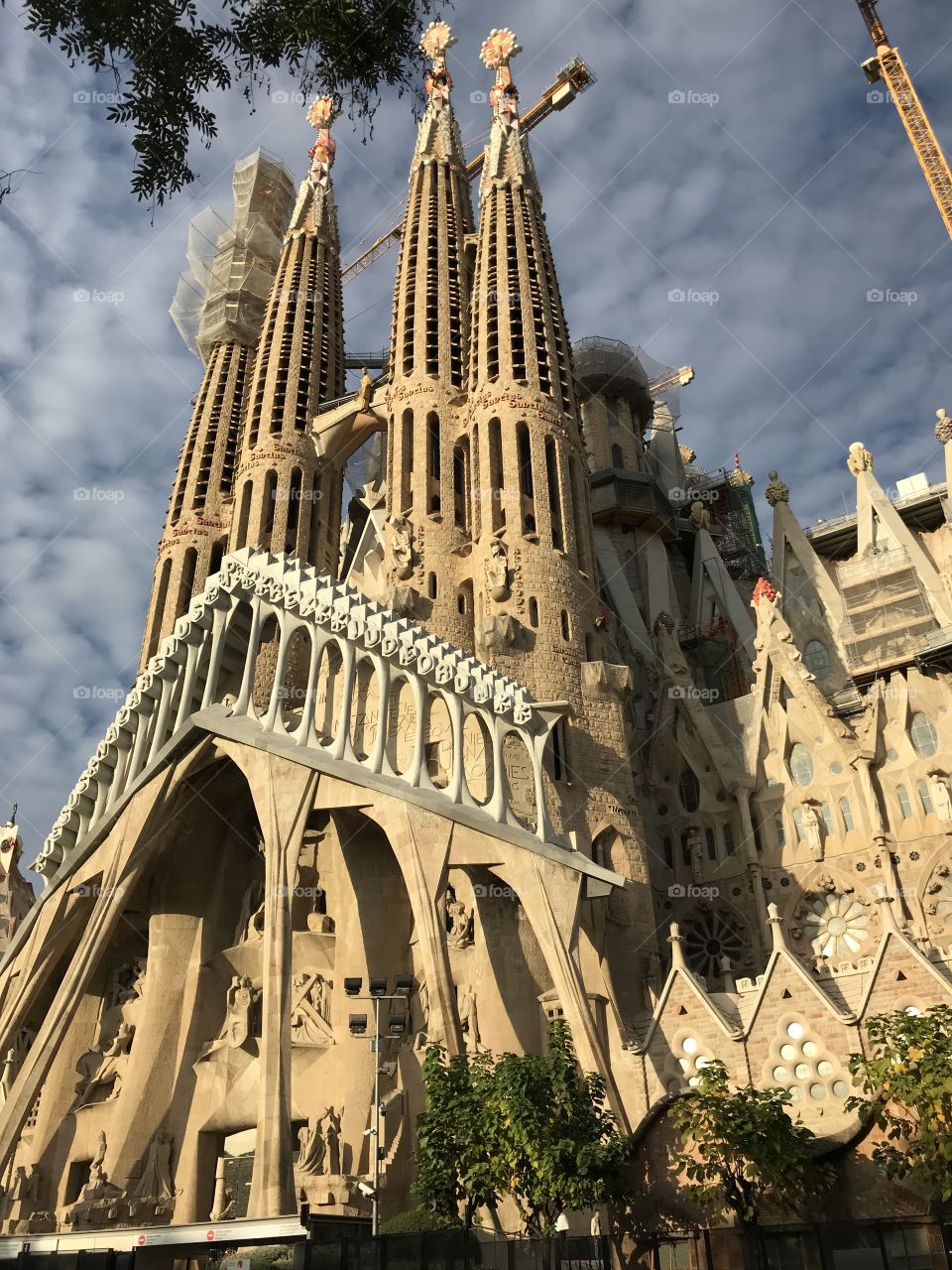 The front facade of the Sagrada Familia 