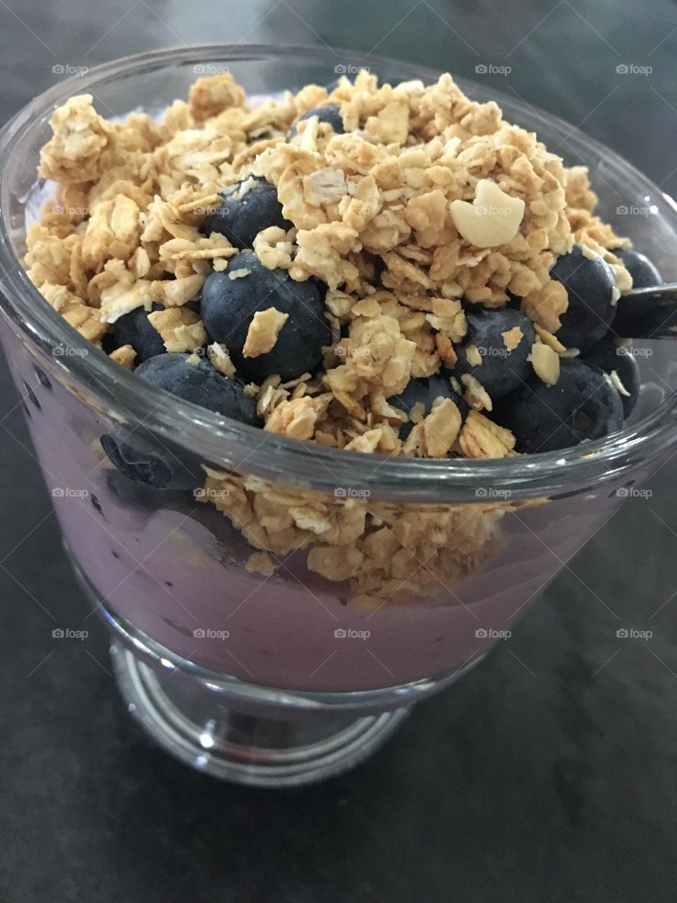 Yogurt Parfait with Blueberries 