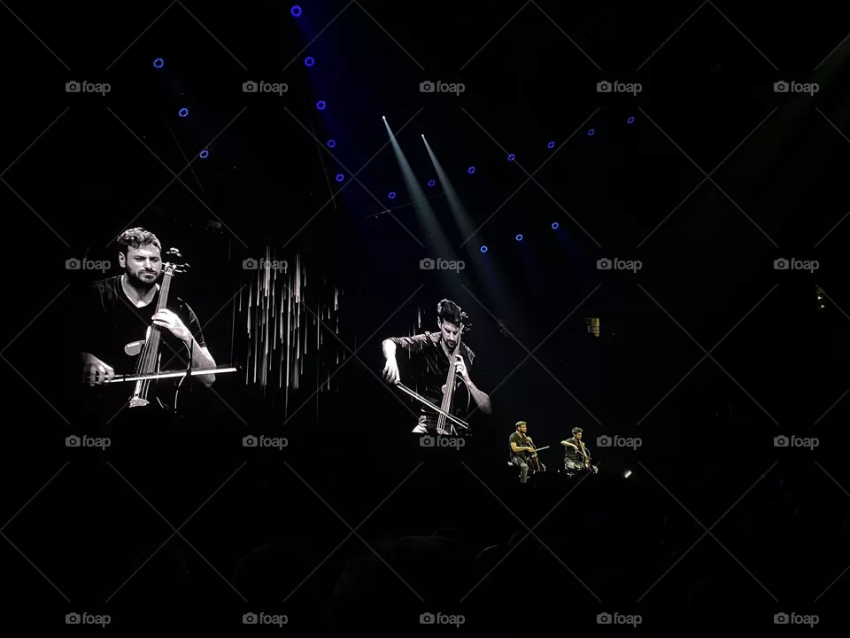 2cellos