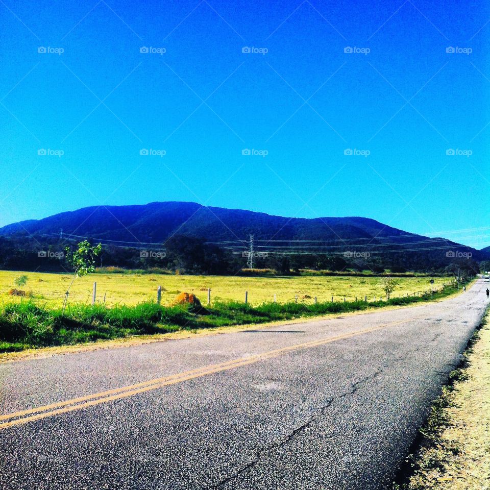 🗾Um #céu azul totalmente inspirador!
Como não contemplar?
🙌🏻
#natureza #paisagem #fotografia #mobgrafia #inspirador #sky #landscapes