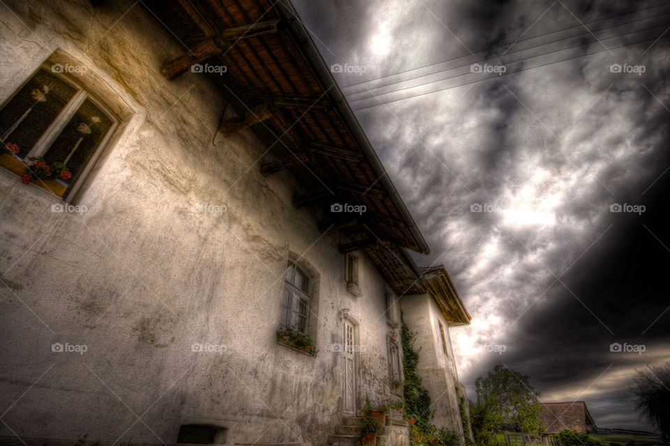 house cloud hdr old by feerglas