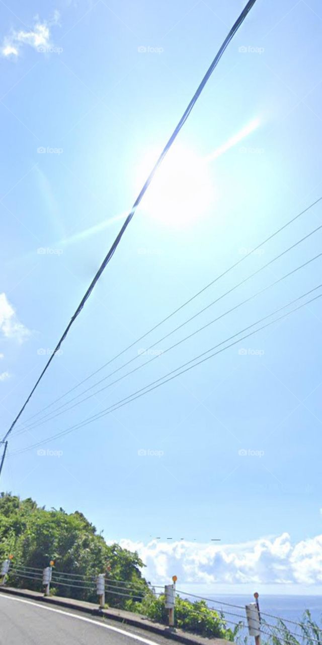 cắt ngang ánh sáng.