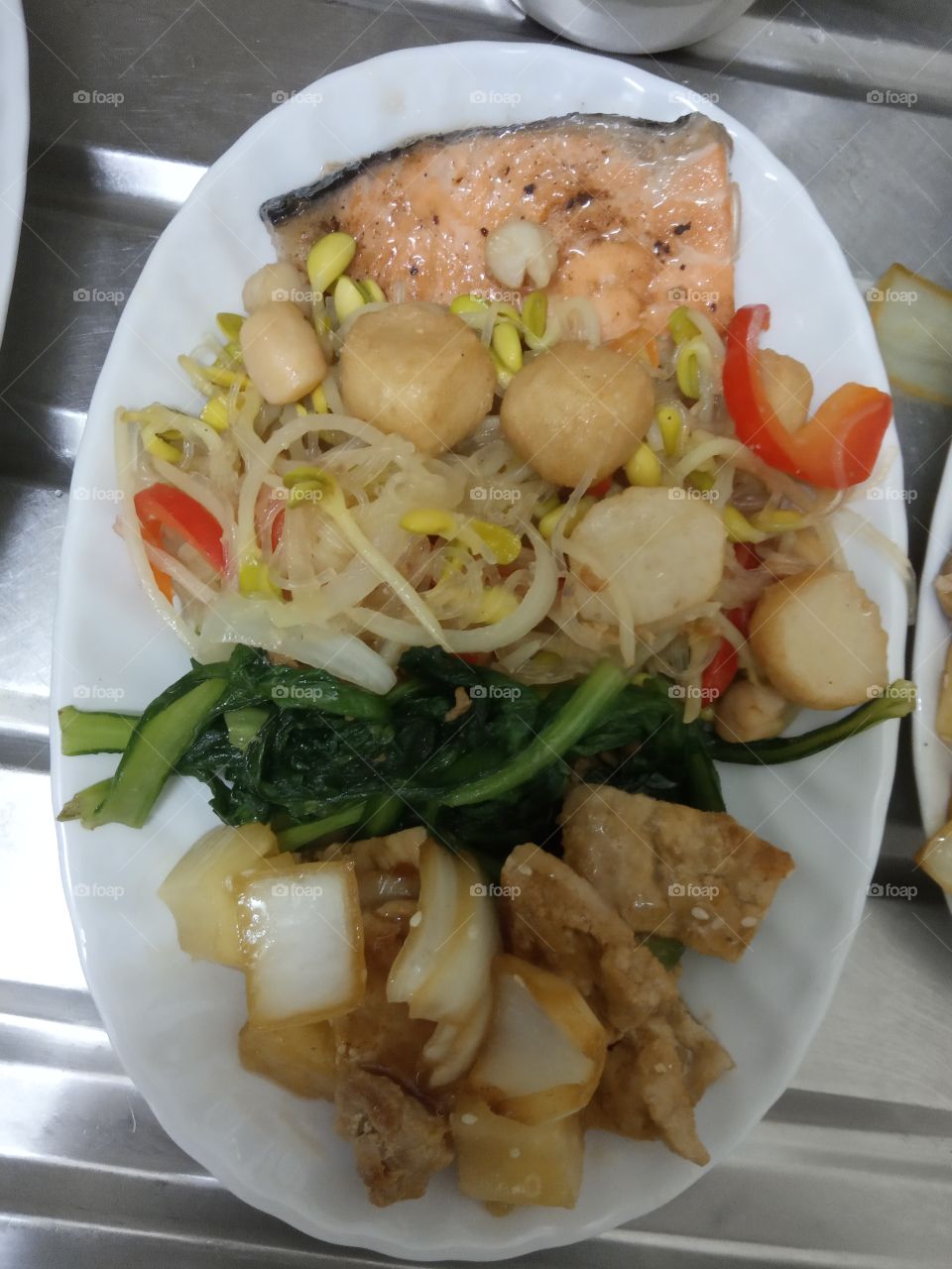 complete set of dinner