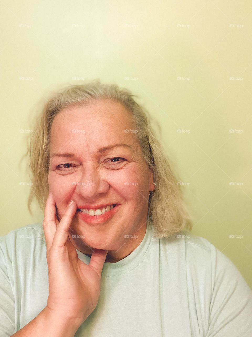 Yeah, 65 is vibrant! Selfie in the very best lighting, flattering colours and some minor editing makes me feel good!