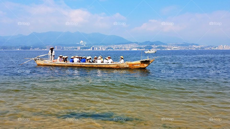 Long tail boat