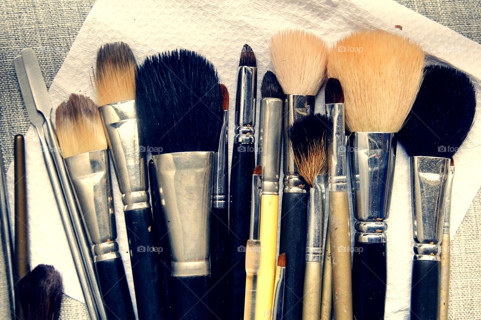 bunch of make up brush