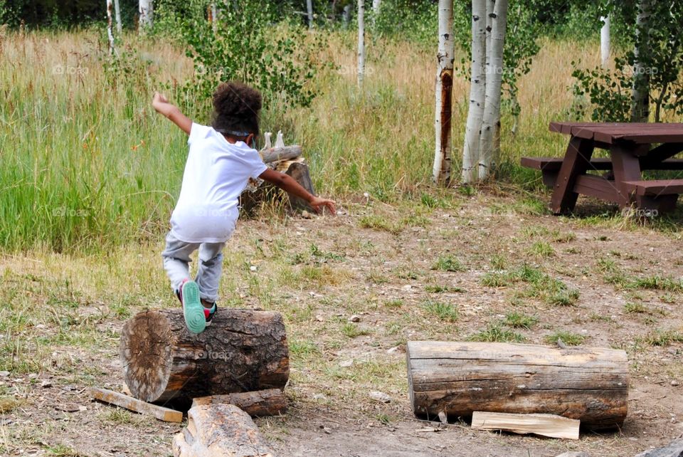 Camping Games - Don’t Get Eaten by the Alligators