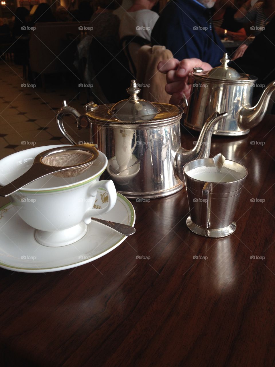 Tea service, London; Silver teapot and tea strainer 