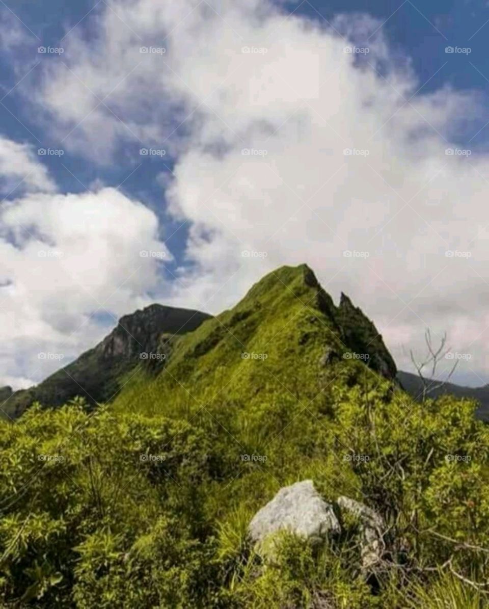 beautiful mountains in srilanka