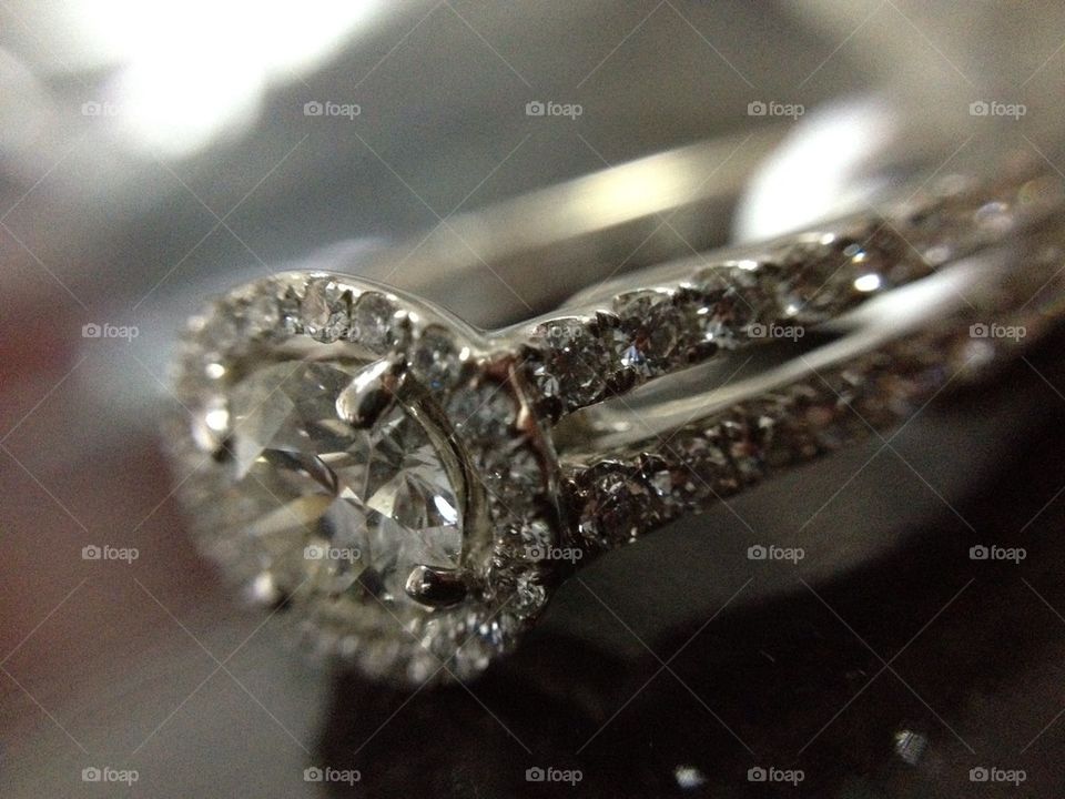 Engagement diamond ring