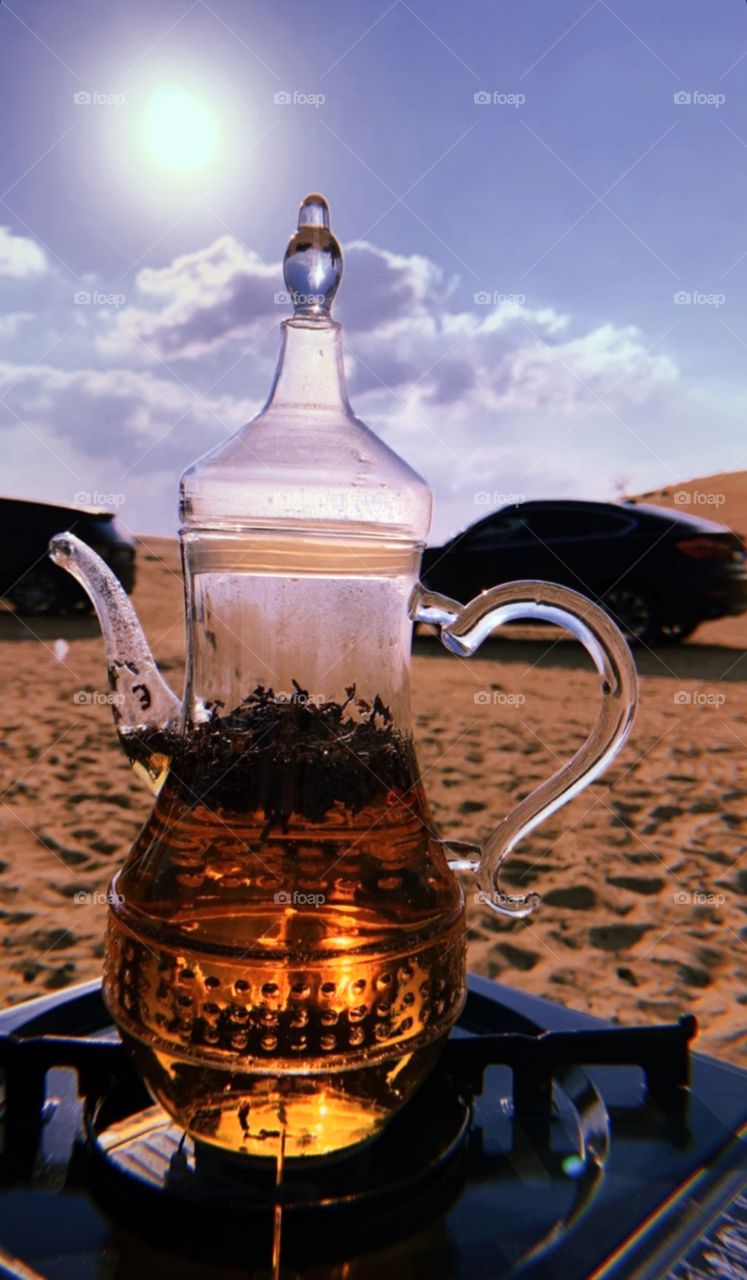 A day at the desert 🏜... My friends and I love spending our Sunday evenings at the desert eating kebabs and drinking tea...laughing at the embarrassing stuff we did the last week and that's the picture I took when as the tea bubbled up 😍💯