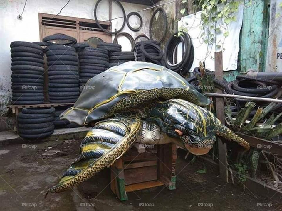 The Hobbyist Creating Animal Figures from Spare Tires!