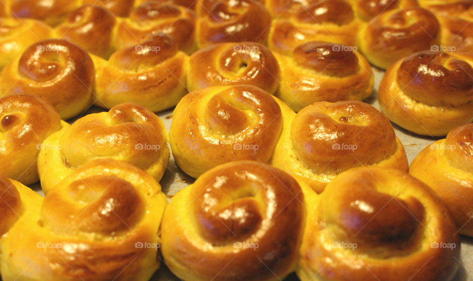 Lucia buns, lussekatt, lussebulle.