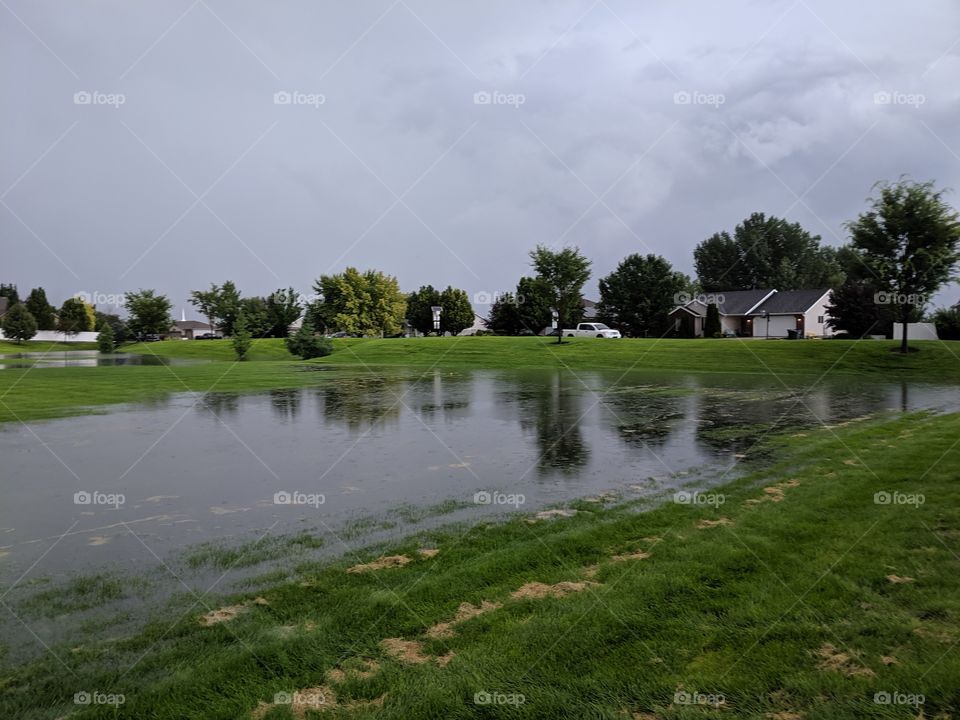 Warning-Thunder Rainstorm Roaming Water