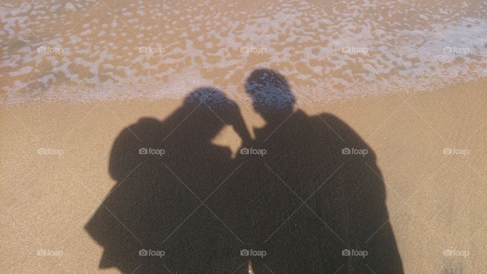 beach couple shadow