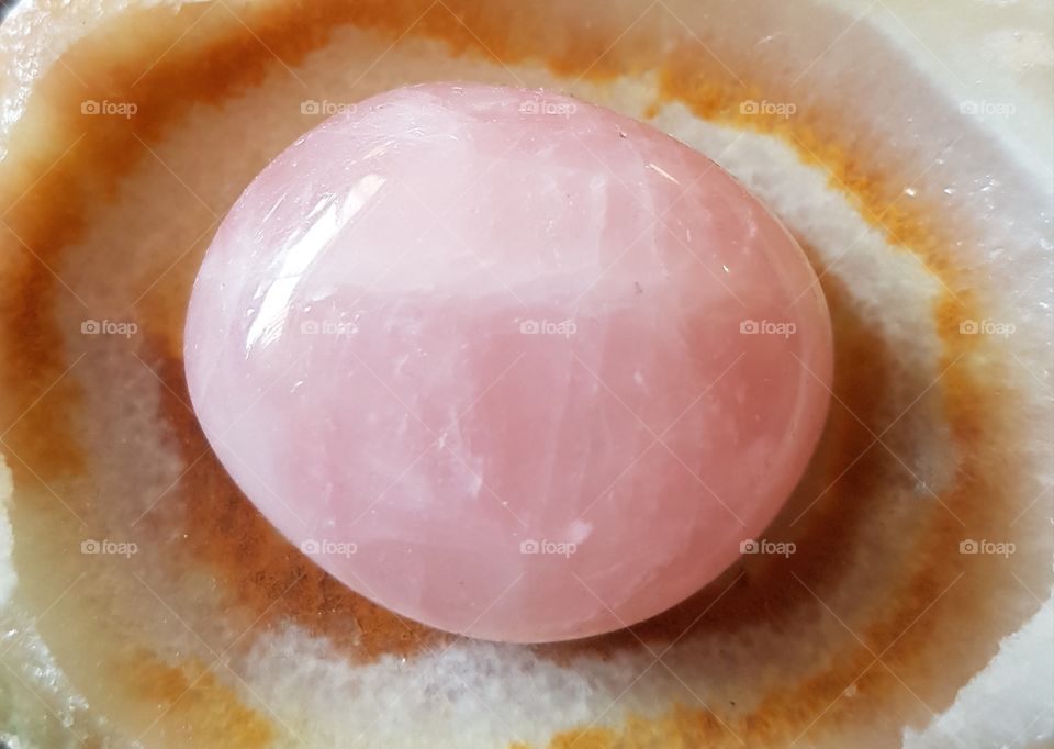 Rosequartz gemstone