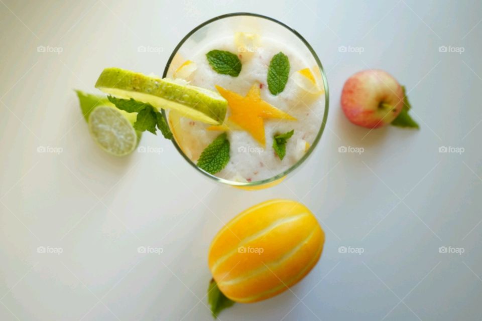 Fresh Fruit smoothie  -Oriental Melon smoothie with apple and lime