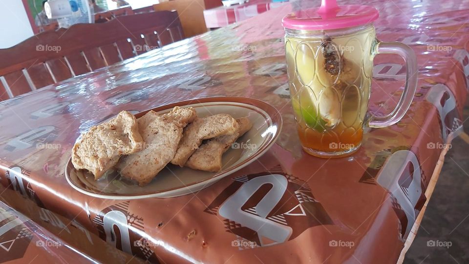 time for lunch, drink warm orange juice and fried.