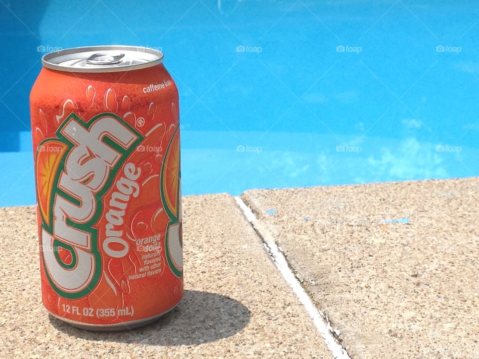 A Crush by the pool