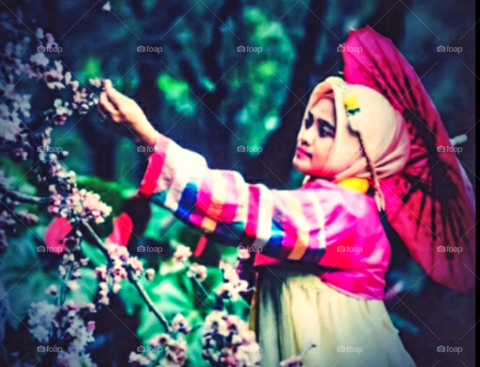 flower picking girl