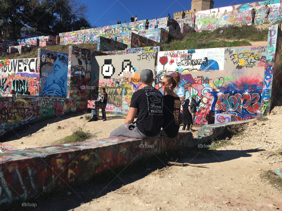 Graffiti park couple 