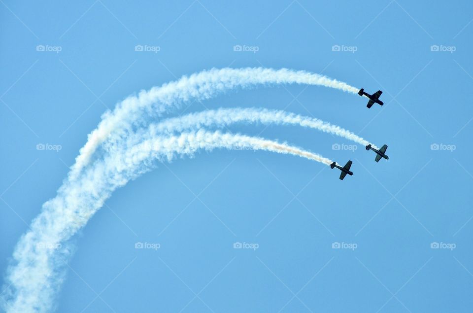 The power of three, planes at an air show 