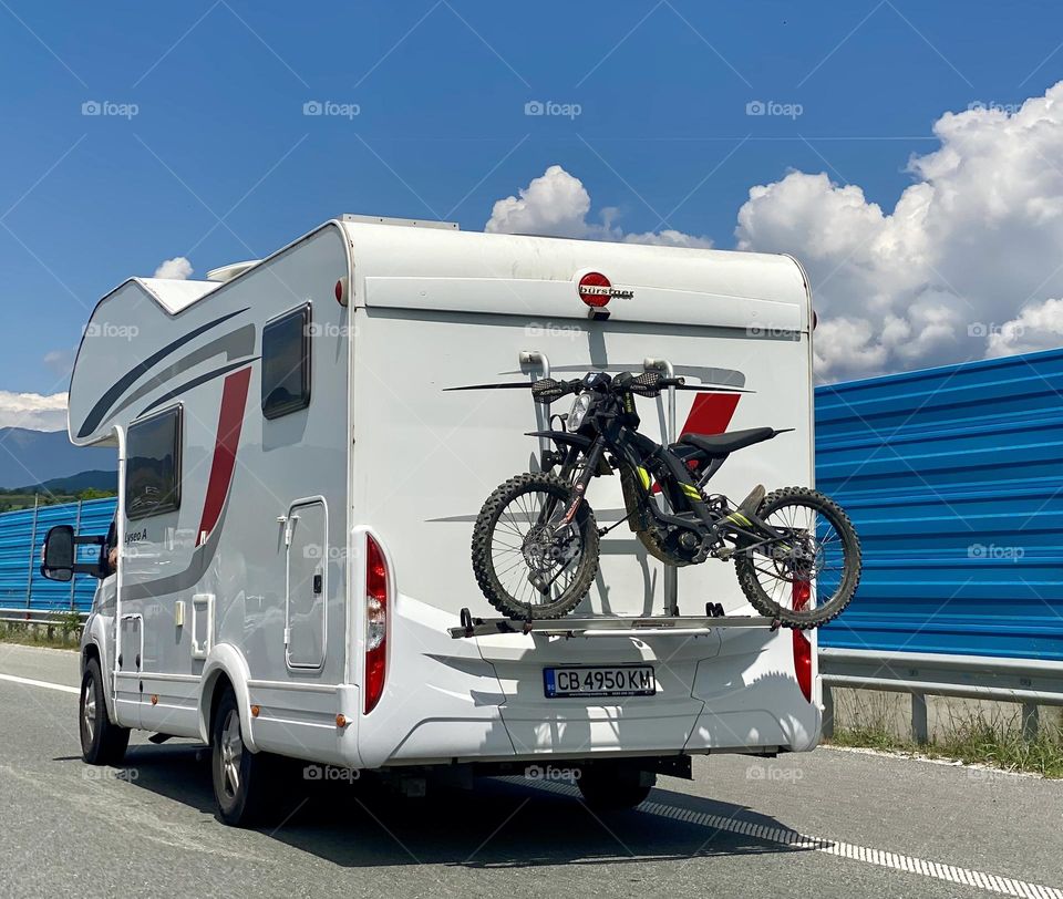  Caravan on the road 
