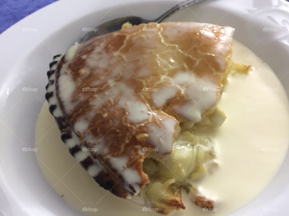 Apple Pie with Cream