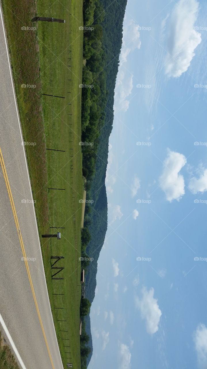 Sunny Tennessee countryside