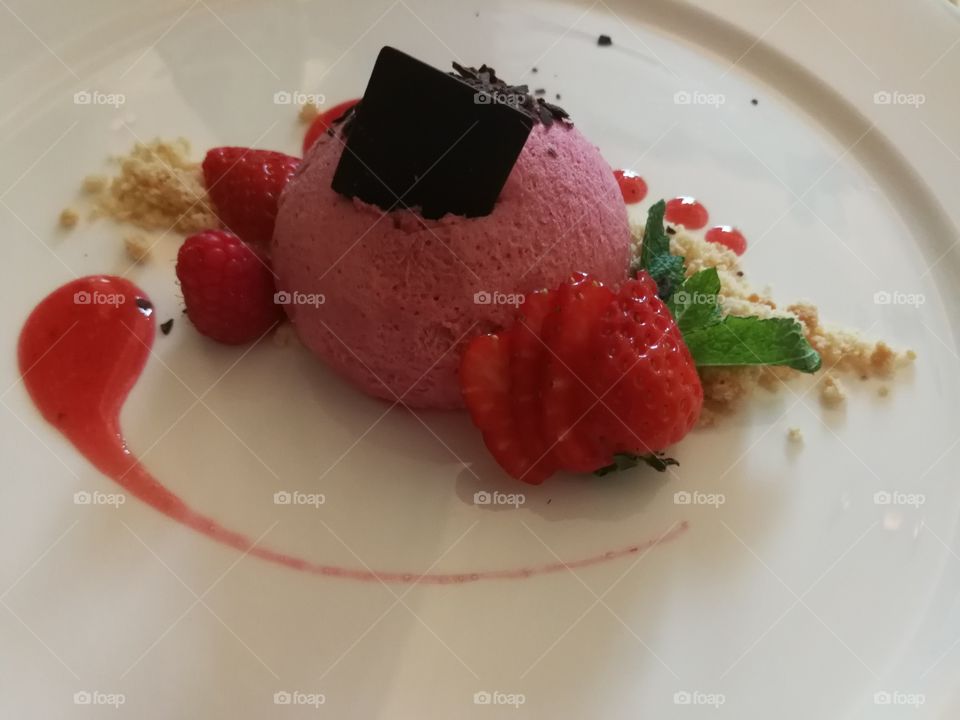 Raspberry mousse dessert