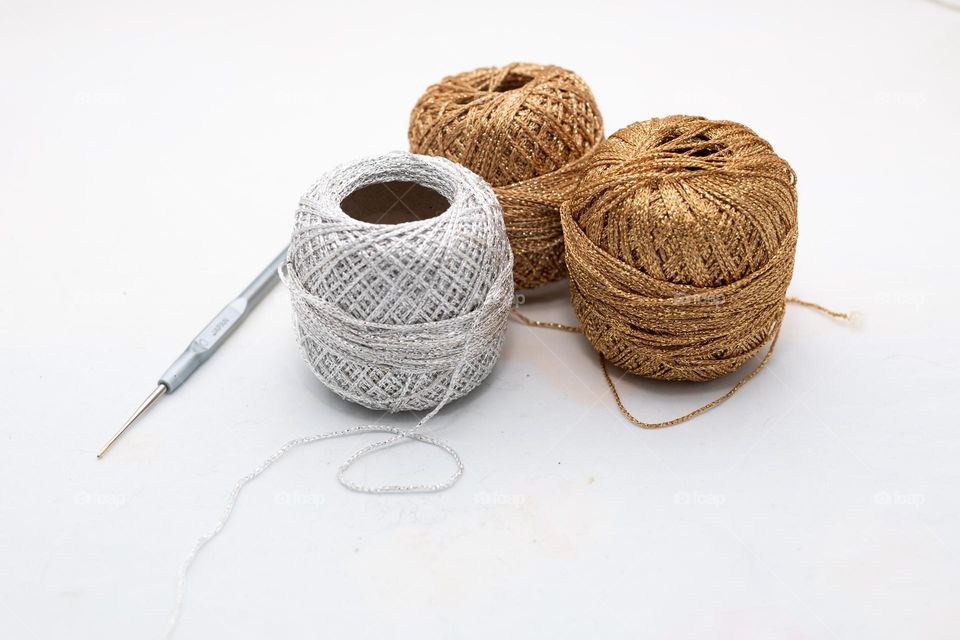 Crocheting strings