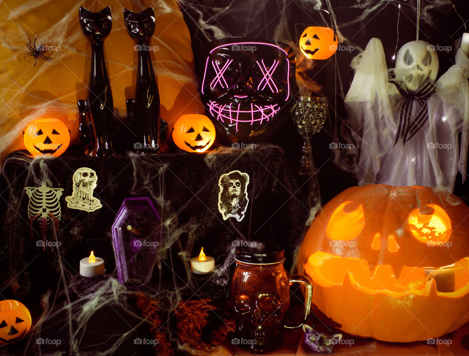 A cornucopia of Halloween tat!