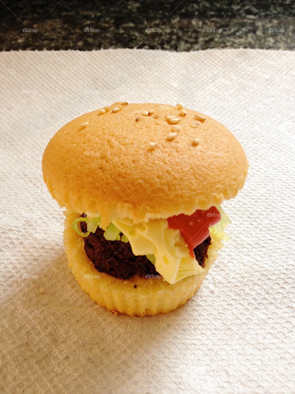 Hamburger cupcake! 