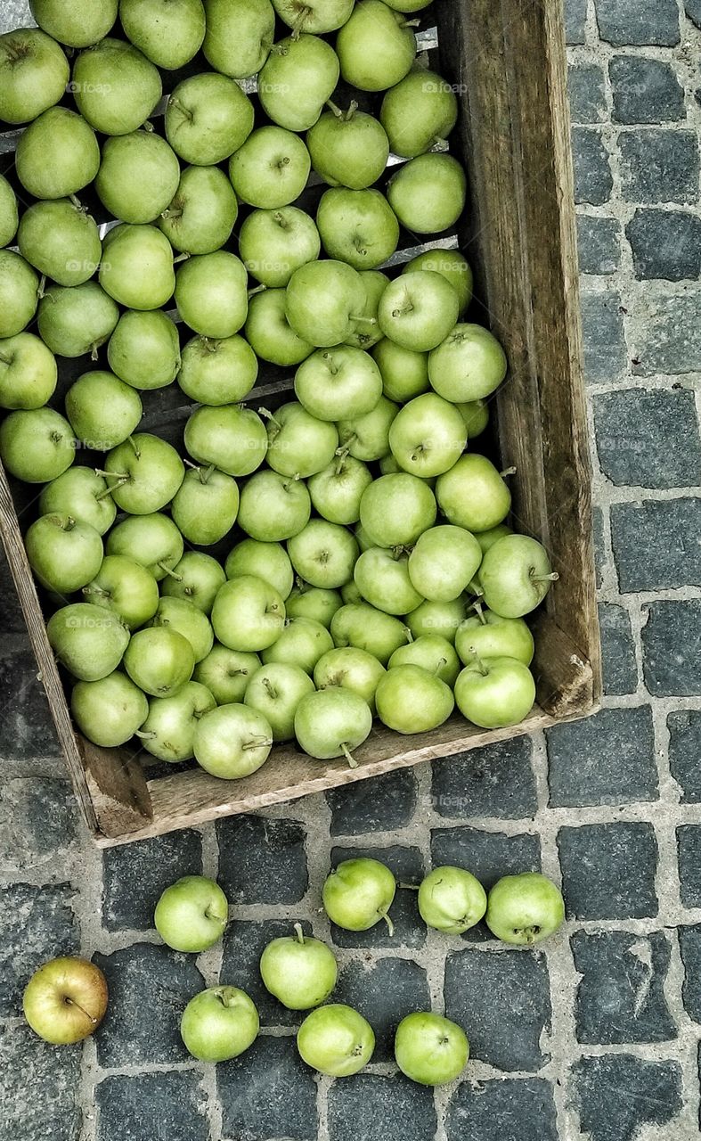 Green apple