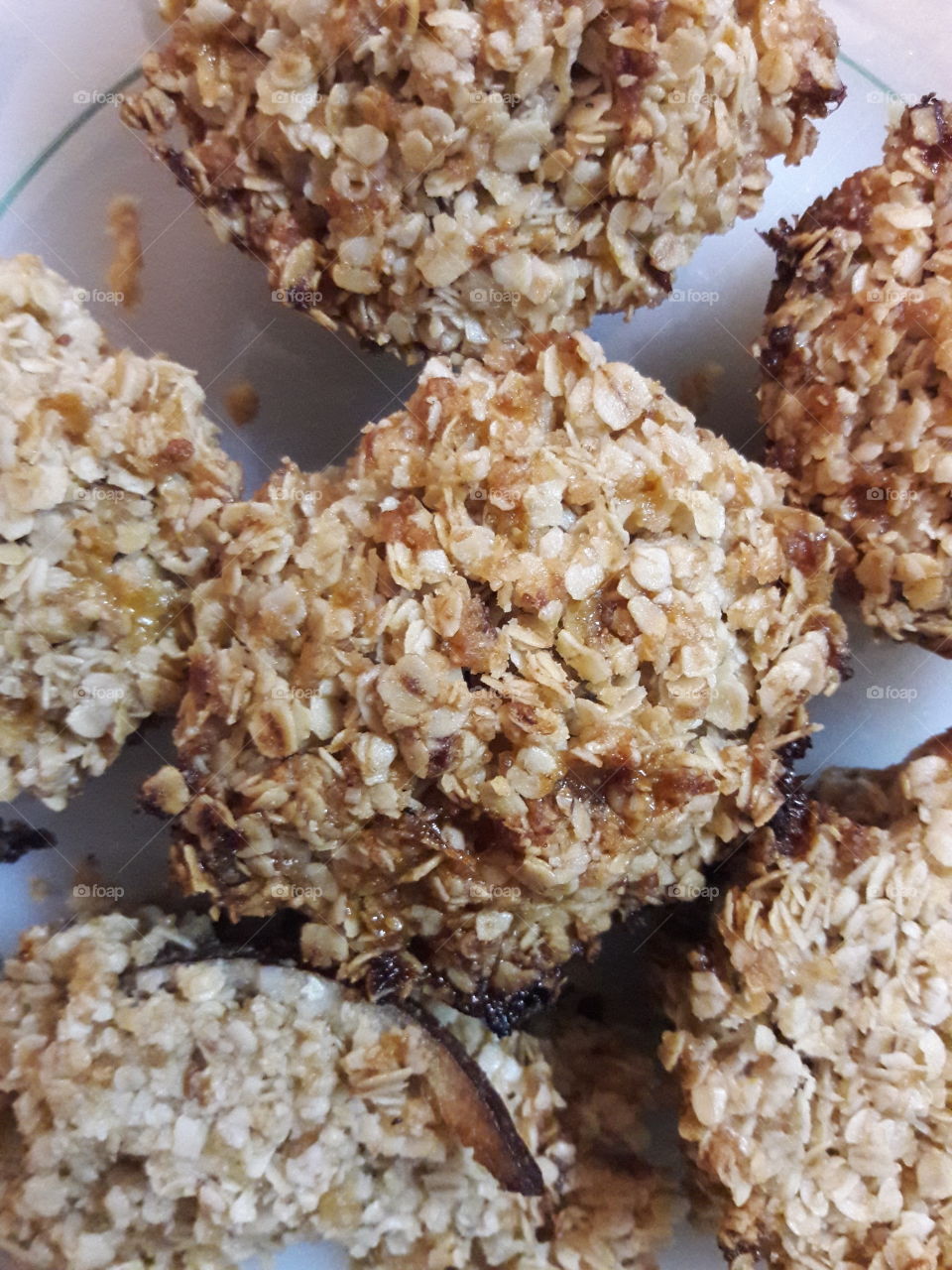whole grain oats cup cakes snack with little chocolate mixed