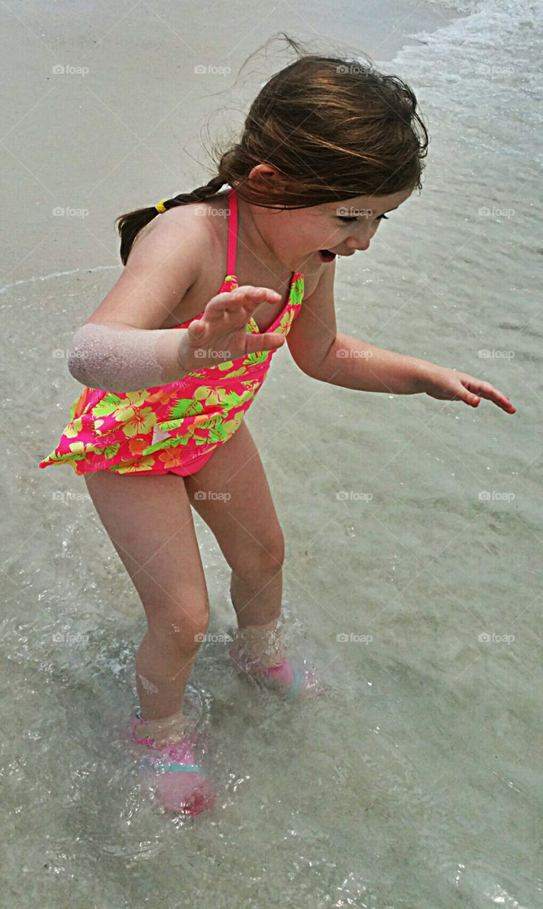 The Summer of 2017.. So many firsts. I'm SO happy I made the decision to capture my daughters facial expression as she touched the ocean for the first time during our first vacation~