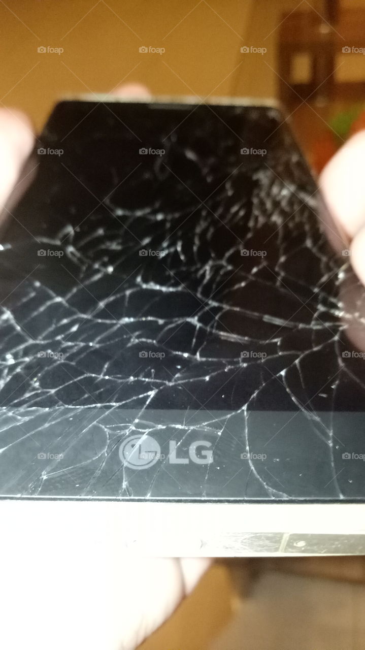 LG crack screen