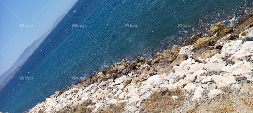 rocas y mar