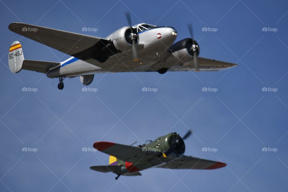 Exhibición aerea-Aerial display
Beechcraft C-45