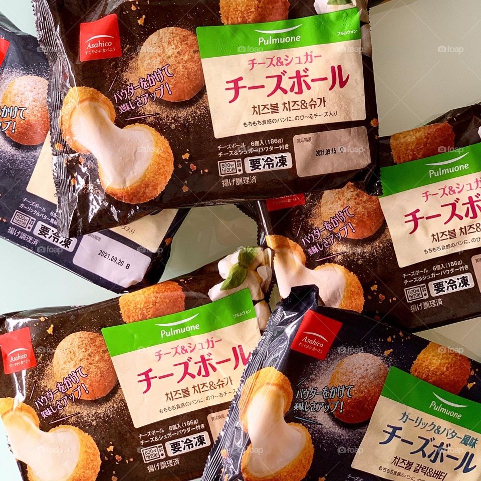 Savoury garlic butter and cheese sugar cheeseballs snack