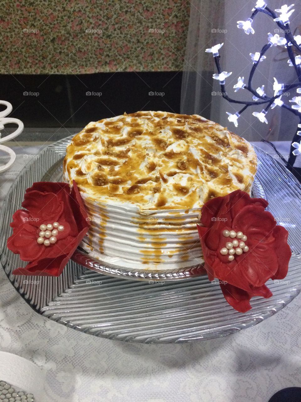 Delicious meringue cake