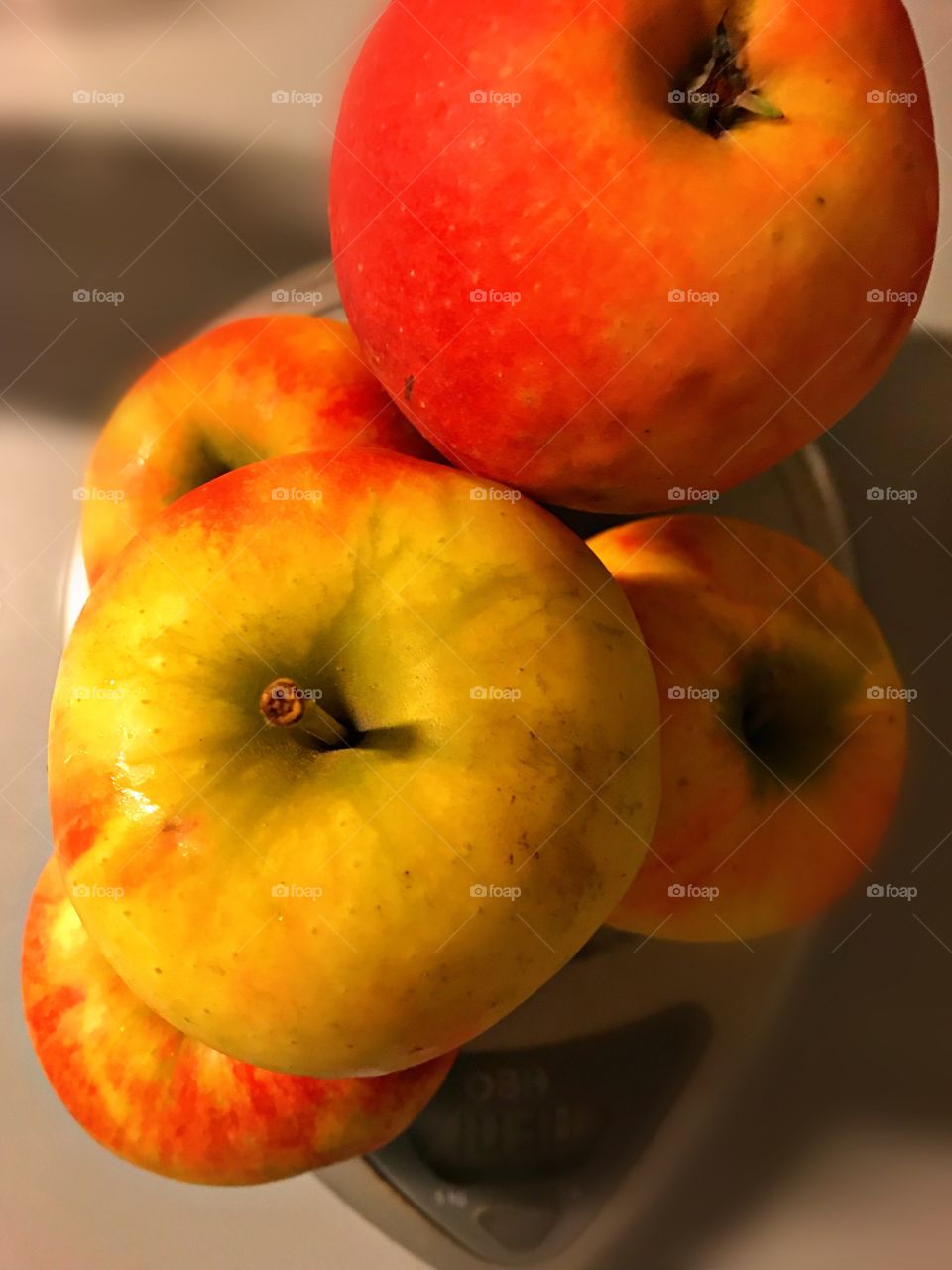 Apples 