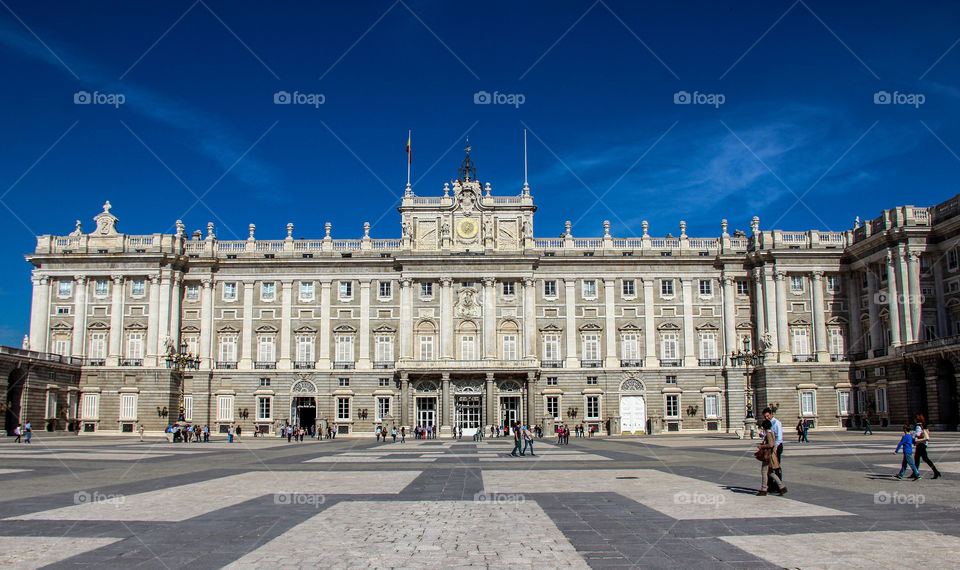 Sunny skies over the palace 