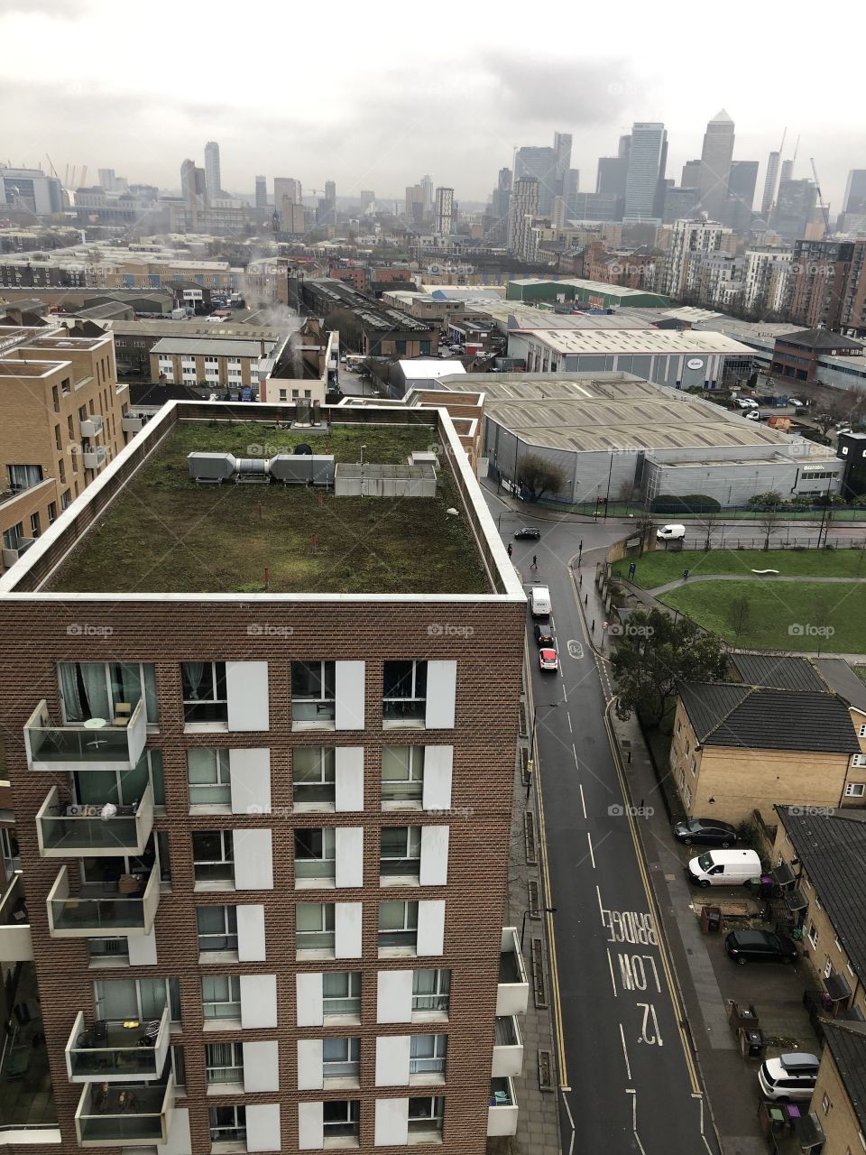 Top view of a block and street in a London neighborhood