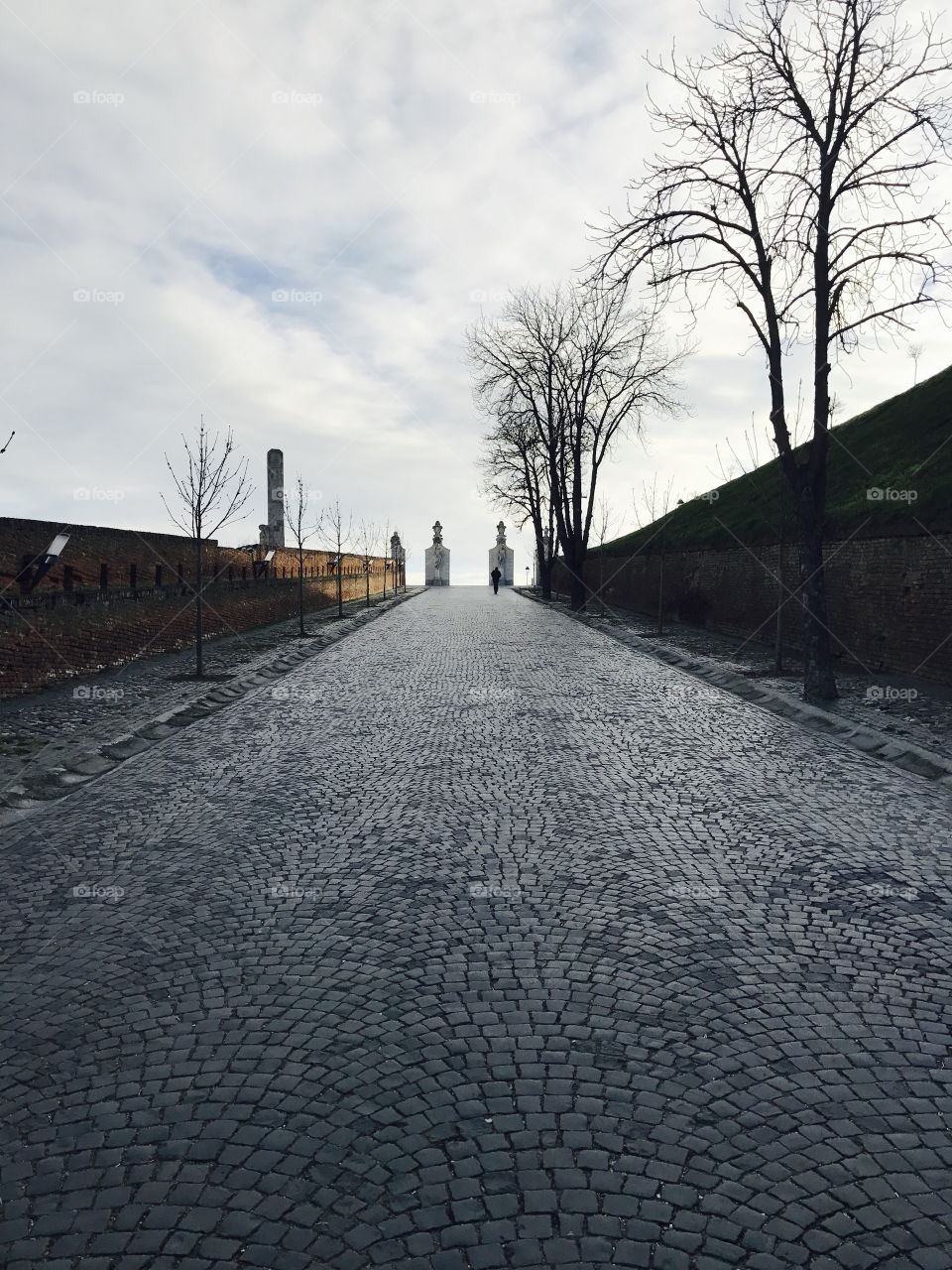 Walk path to the Fortress 