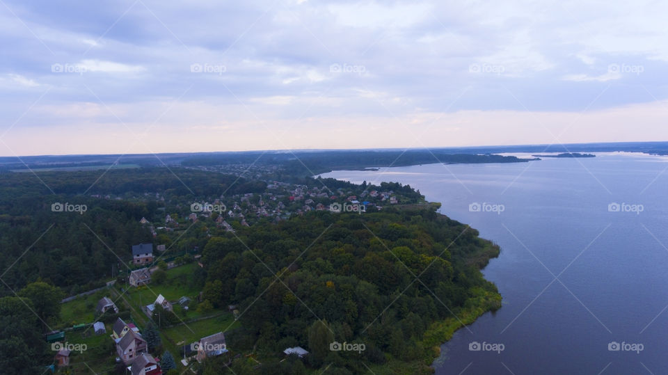 Settlement on the lake’s beach 